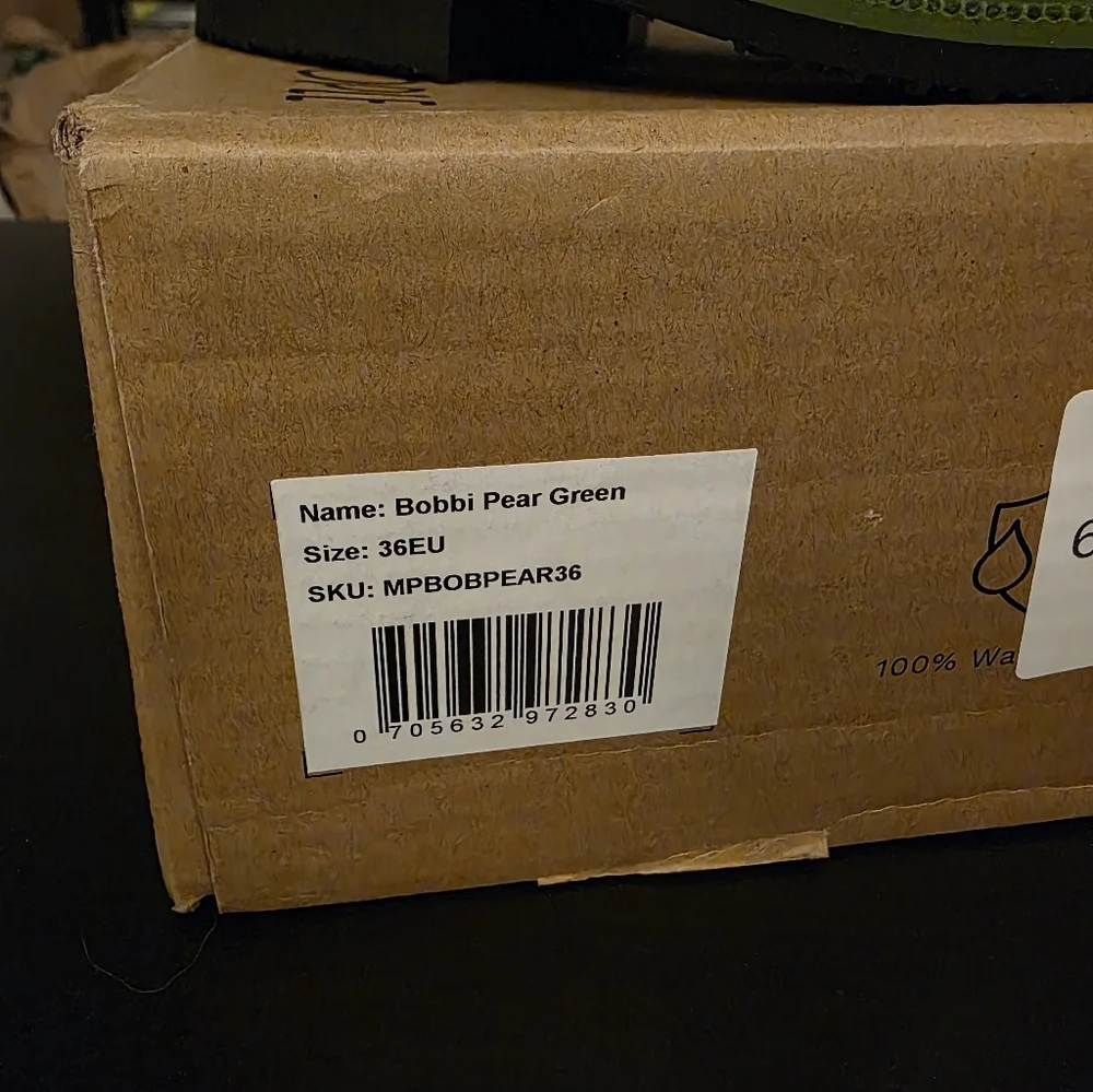 Merry People Bobbi ankle‎ rain boots Pear Green Size 36